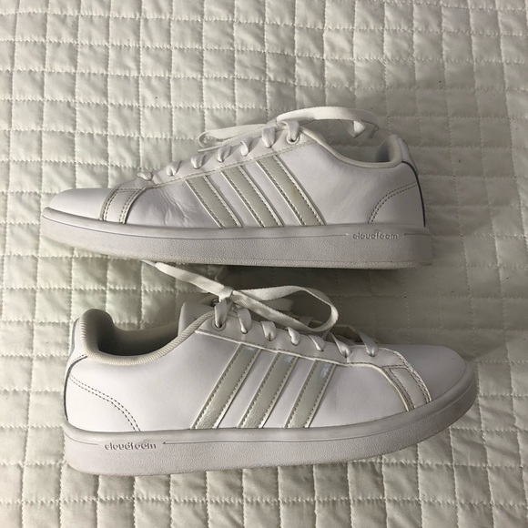 Adidas sneakers female - Picture 1 of 3